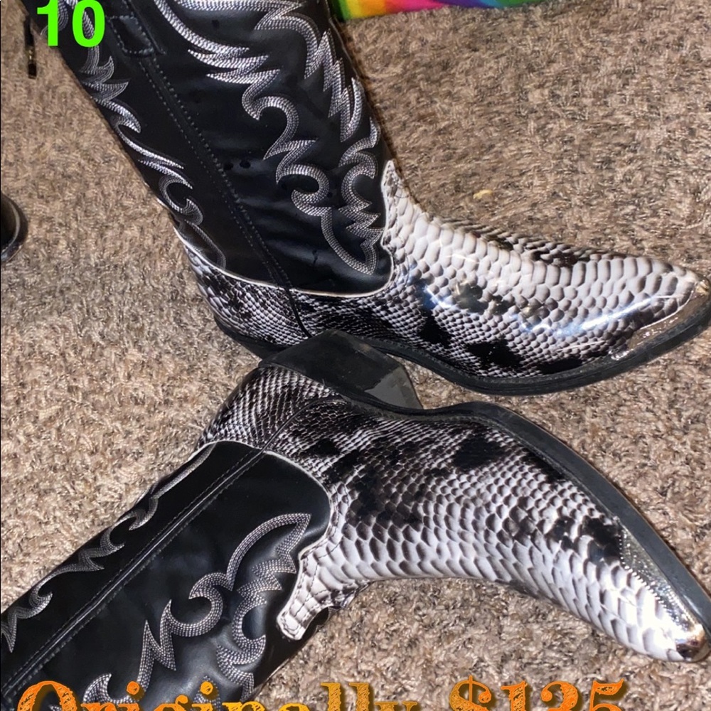 Cowboy boots - Picture 2 of 3